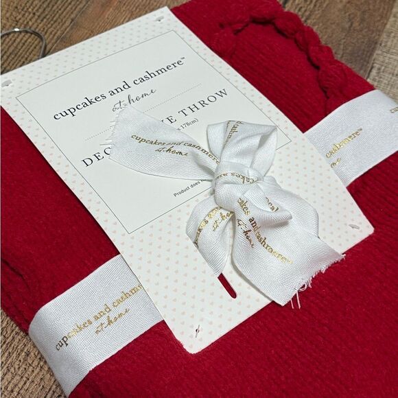 Cupcakes and Cashmere Red Hearts Knit Throw Blanket - Picture 7 of 10
